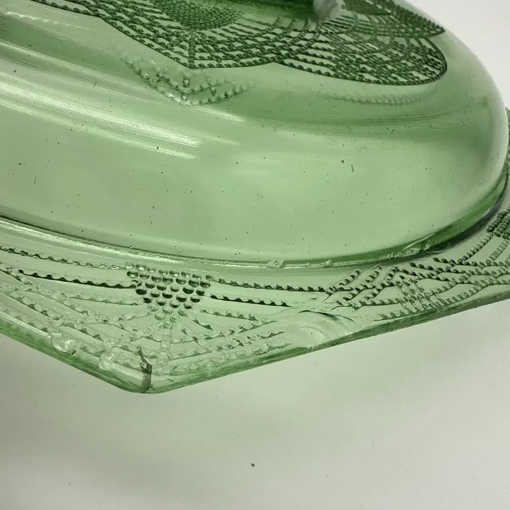 L.E. Smith Romanesque Green Uranium Glass Platter 10.5” “Gothic Arches” Glows!